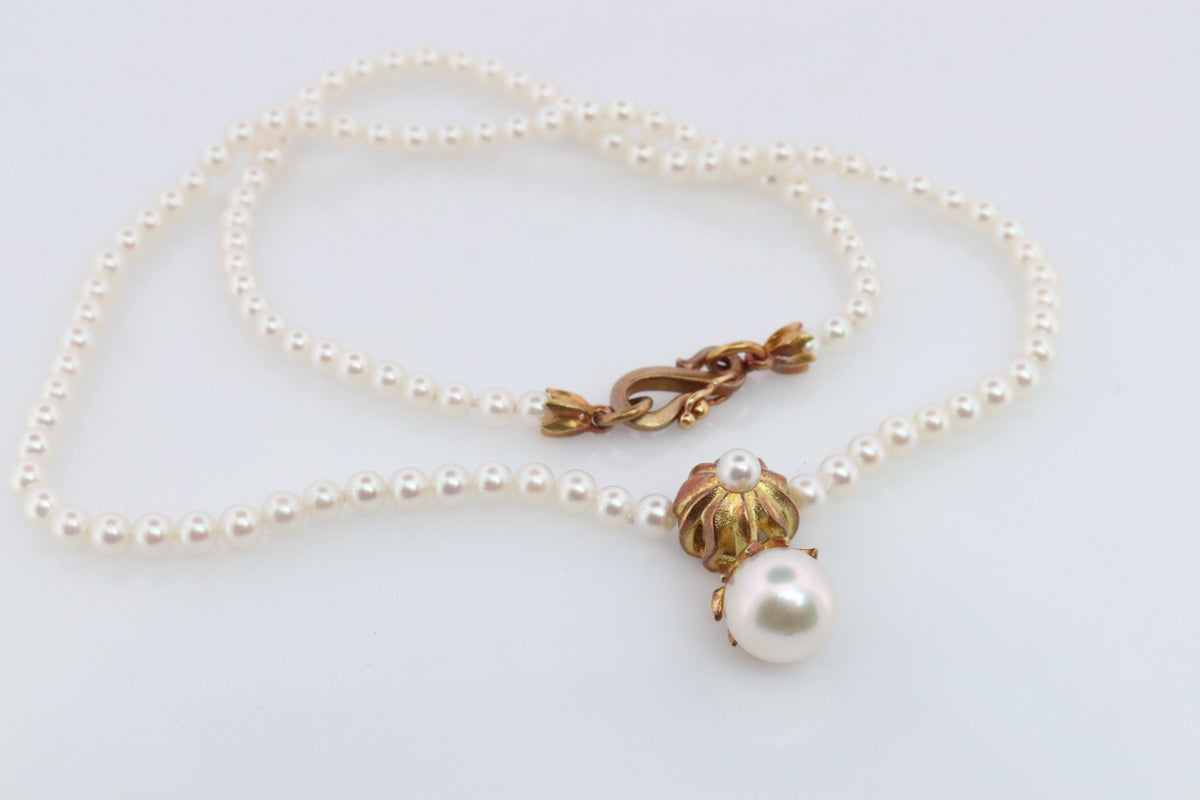 Vintage Tiffany Co Pearl Necklace. 18k YG Tiffany Pearl Pendant Strand.