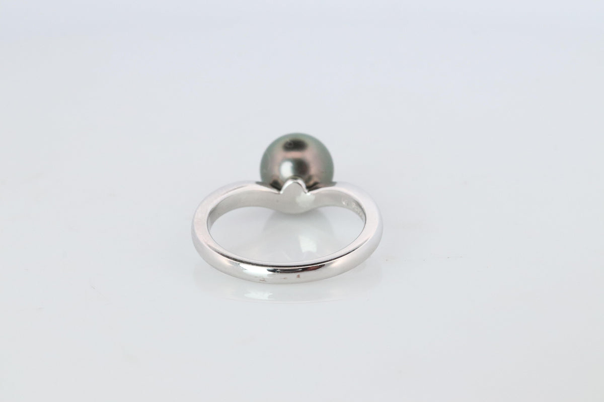 Mikimoto Tahitian Pearl Black Ring. Platinum PT900 Mikimoto Pearl ring.