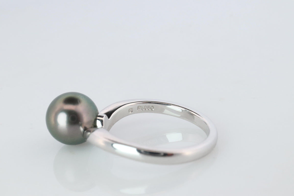 Mikimoto Tahitian Pearl Black Ring. Platinum PT900 Mikimoto Pearl ring.