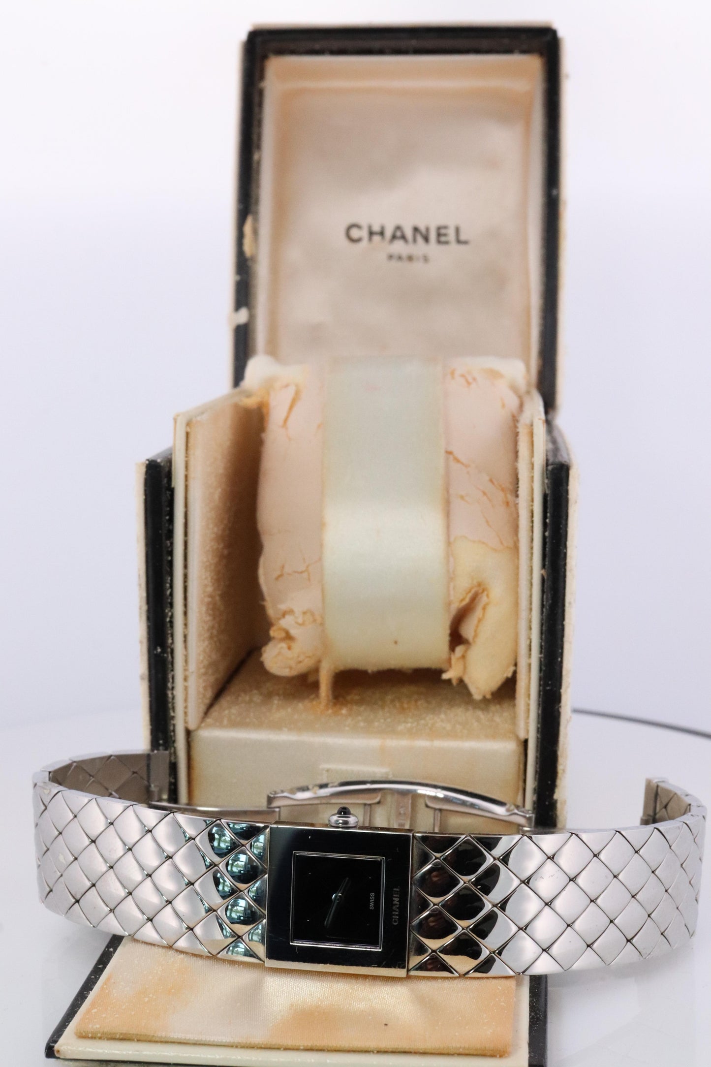 Chanel Watch. Genuine Matelasse Ladies Quartz Wristwatch Quilted Bracelet