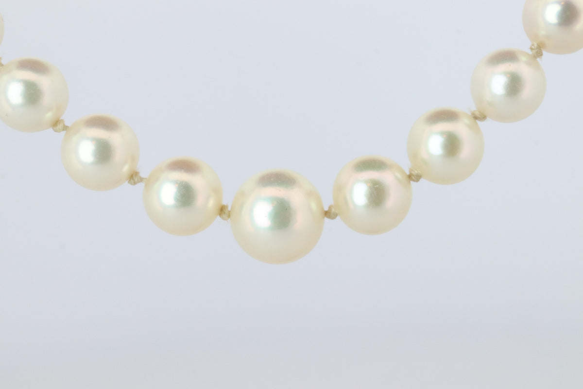 MIKIMOTO 14k Yellow Gold Pearl Necklace. Graduated Pearls Long Necklace.
