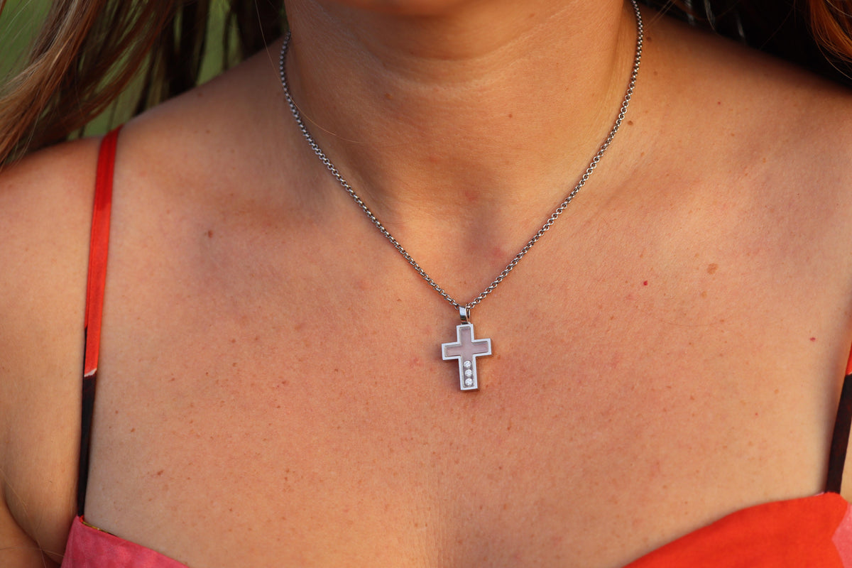 18k Chopard Happy Diamond Cross Pendant. So Happy Chopard Crucifix Necklace