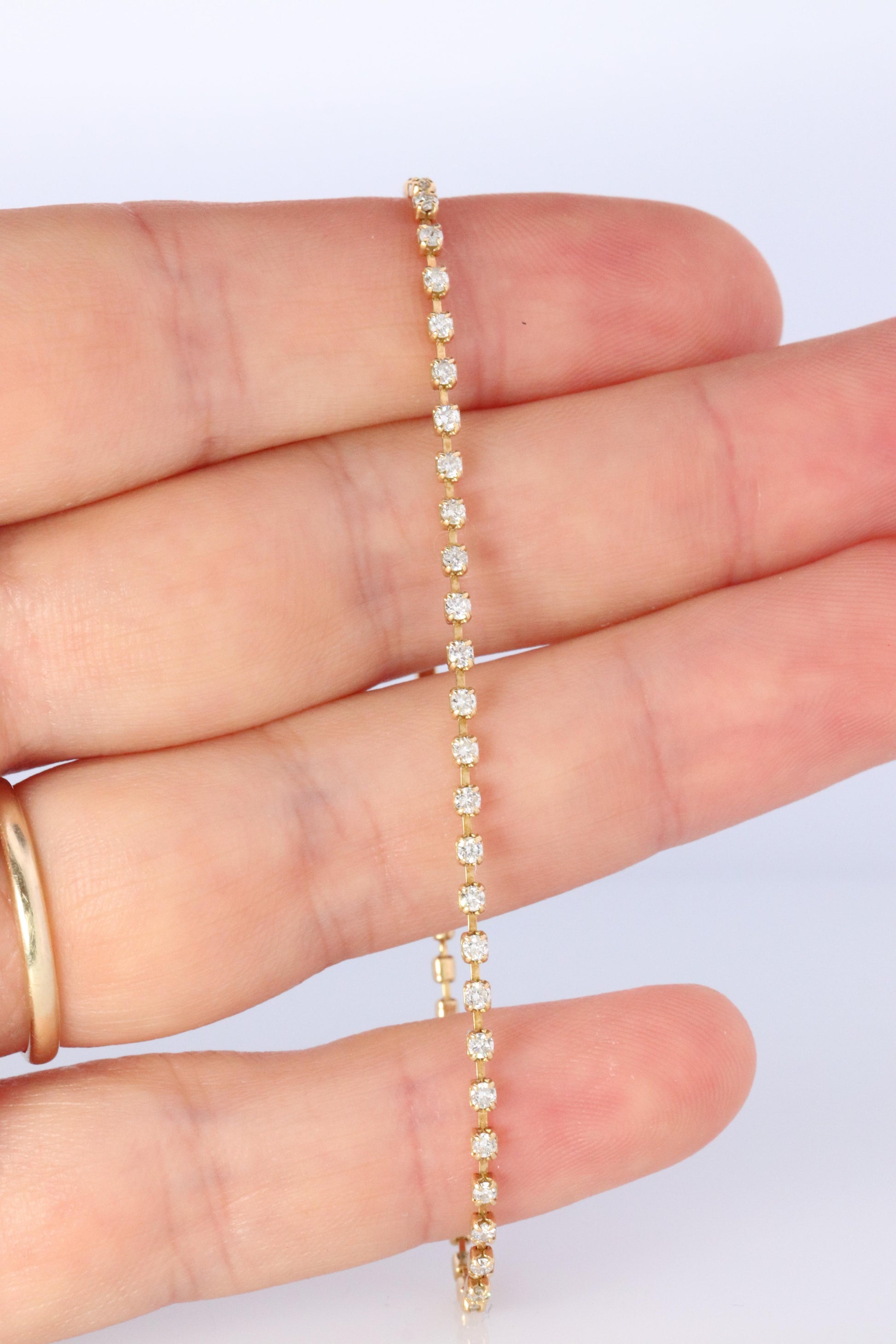 18k Diamond Tennis Bracelet. 18k round diamond Tennis bracelet. 1CTW