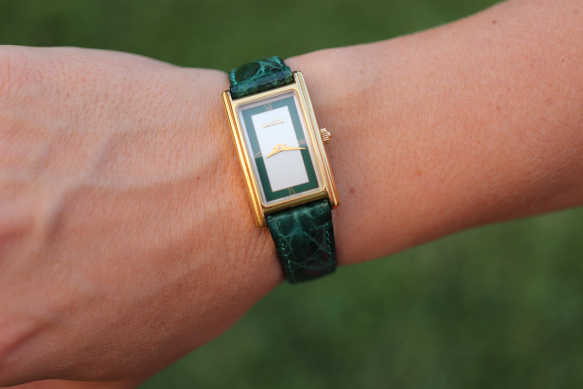 Vintage GUCCI Tank Watch Timepiece. 2600L Gucci Lane Green