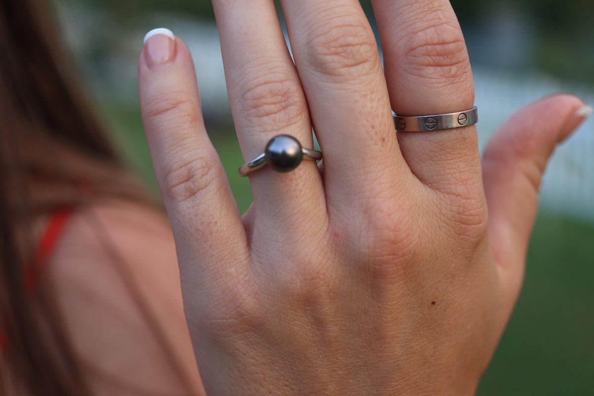 Mikimoto Tahitian Pearl Black Ring. Platinum PT900 Mikimoto Pearl ring.