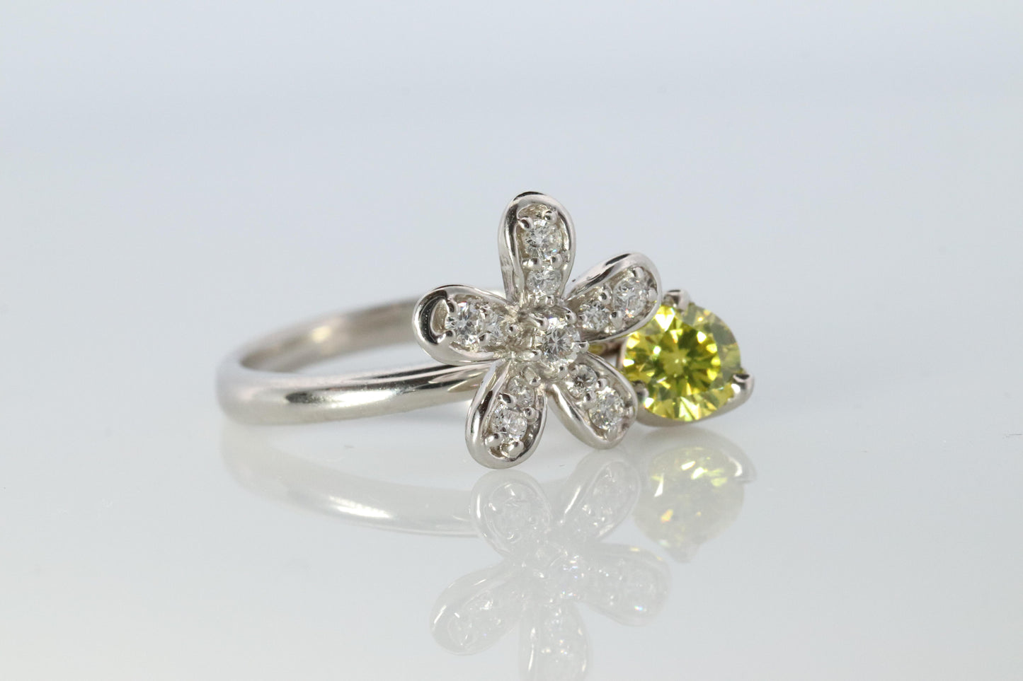 Platinum Yellow Diamond Flower ring. Pt900 Canary Diamond Dangle cluster band.