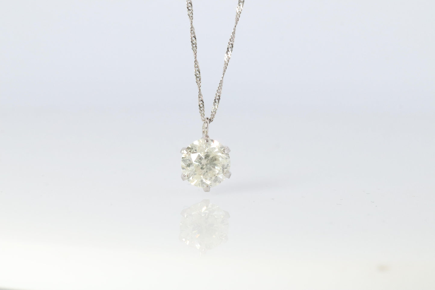 Large Diamond solitaire pendant. Platinum Pt999 Round diamond 0.9CT Necklace