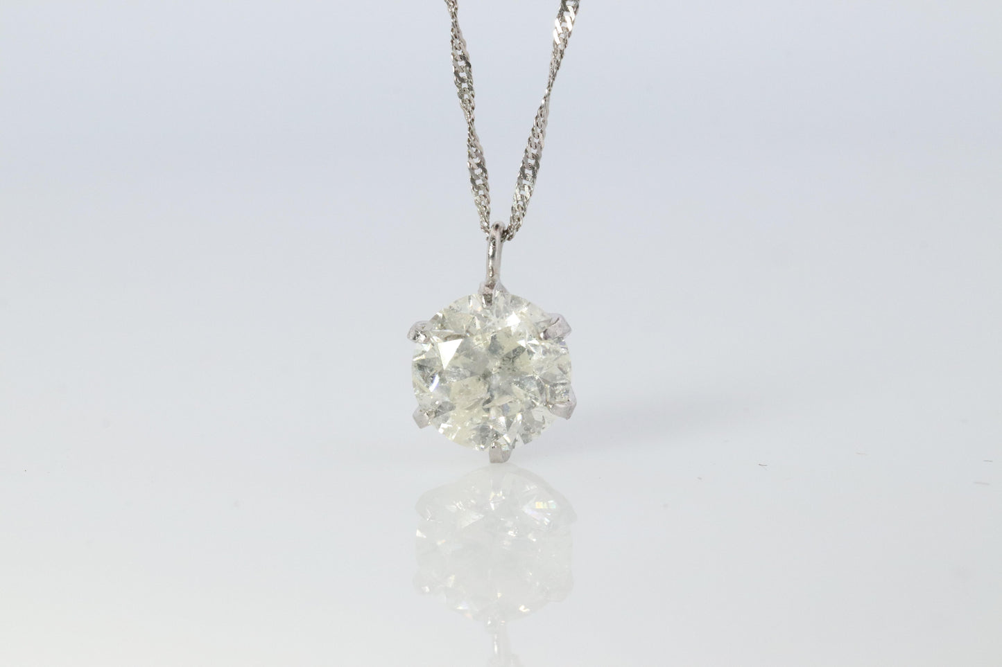 Large Diamond solitaire pendant. Platinum Pt999 Round diamond 0.9CT Necklace