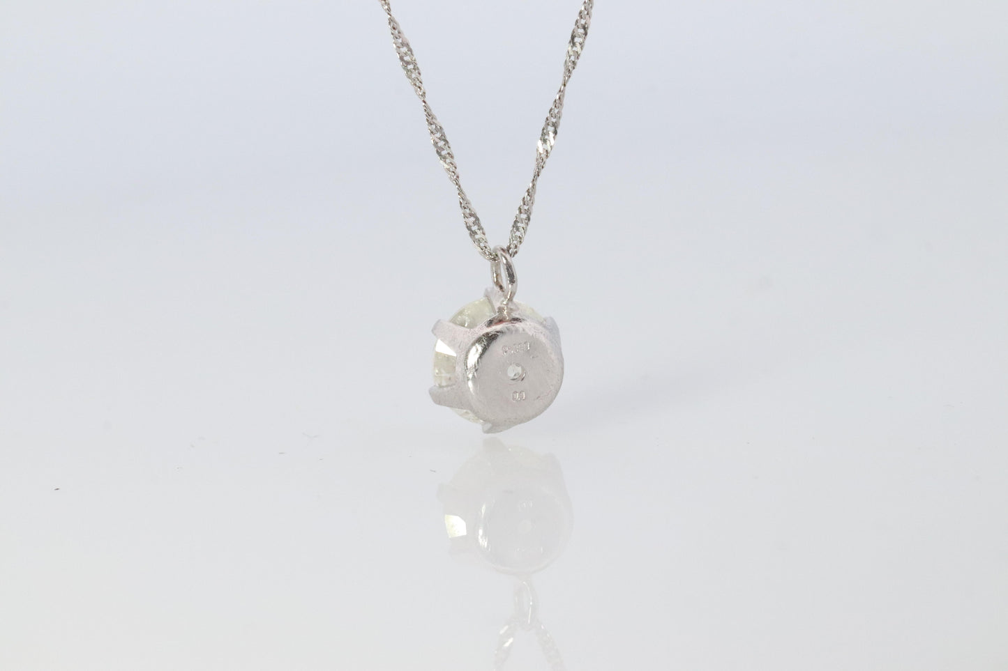 Large Diamond solitaire pendant. Platinum Pt999 Round diamond 0.9CT Necklace