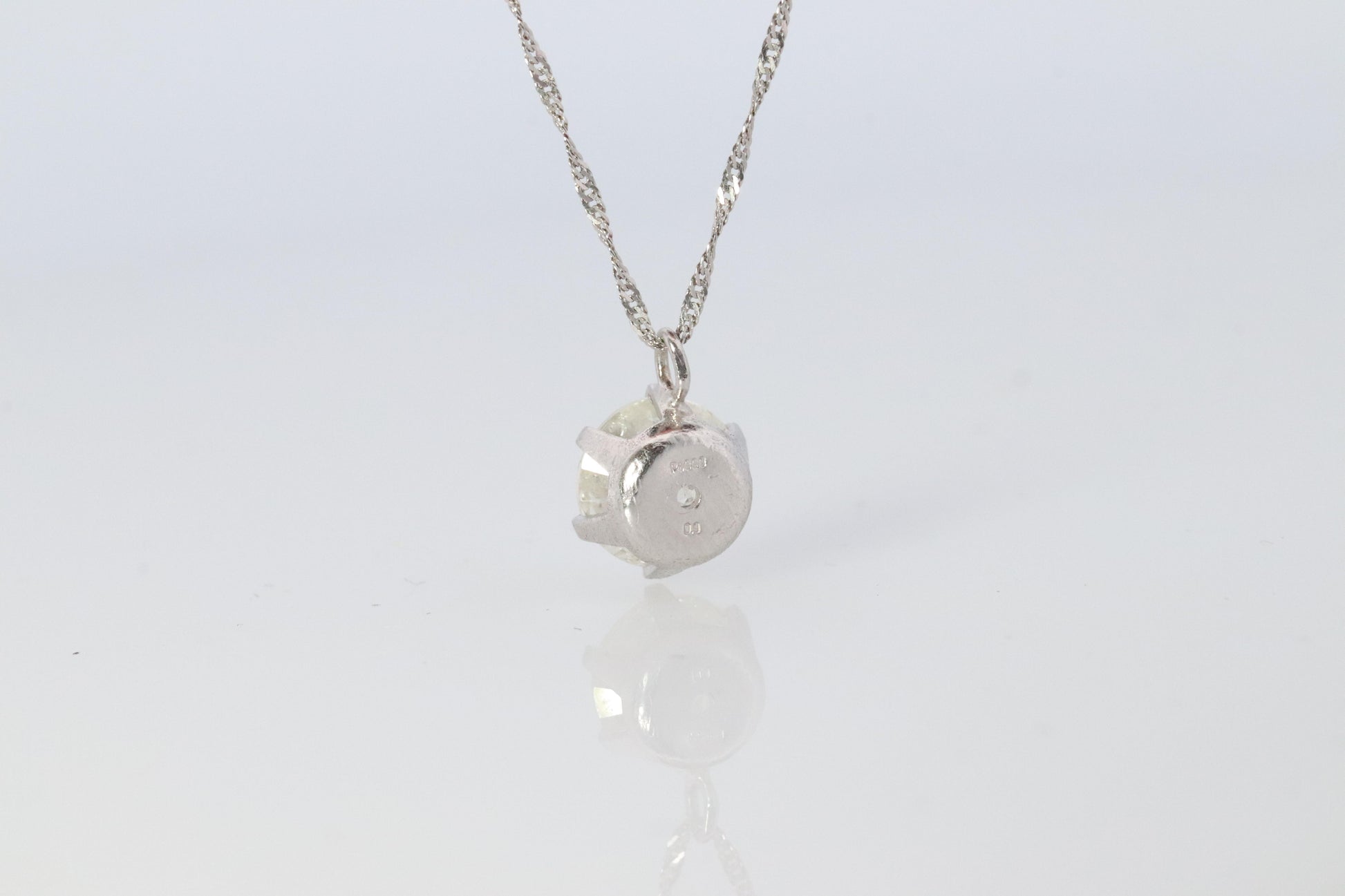 Large Diamond solitaire pendant. Platinum Pt999 Round diamond 0.9CT Necklace