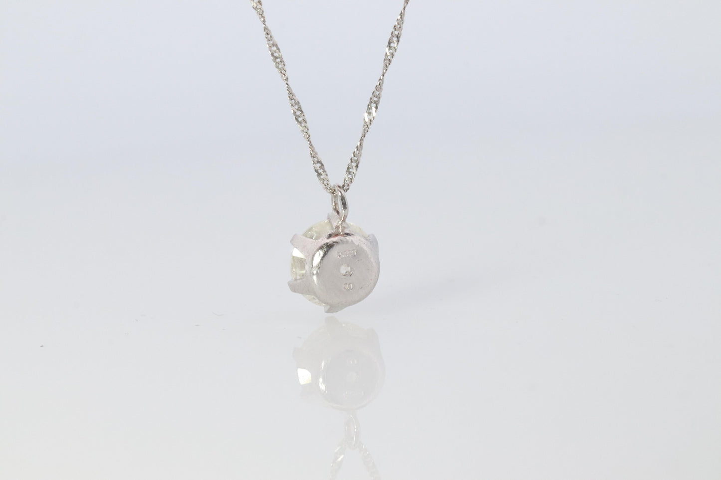 Large Diamond solitaire pendant. Platinum Pt999 Round diamond 0.9CT Necklace