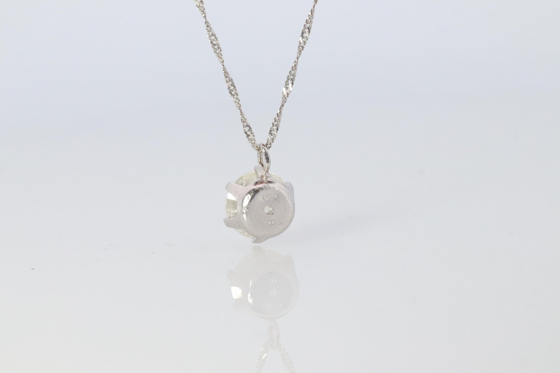 Large Diamond solitaire pendant. Platinum Pt999 Round diamond 0.9CT Necklace