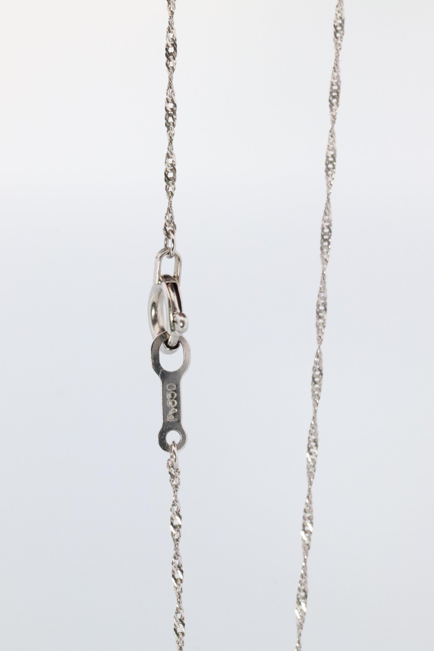 Large Diamond solitaire pendant. Platinum Pt999 Round diamond 0.9CT Necklace
