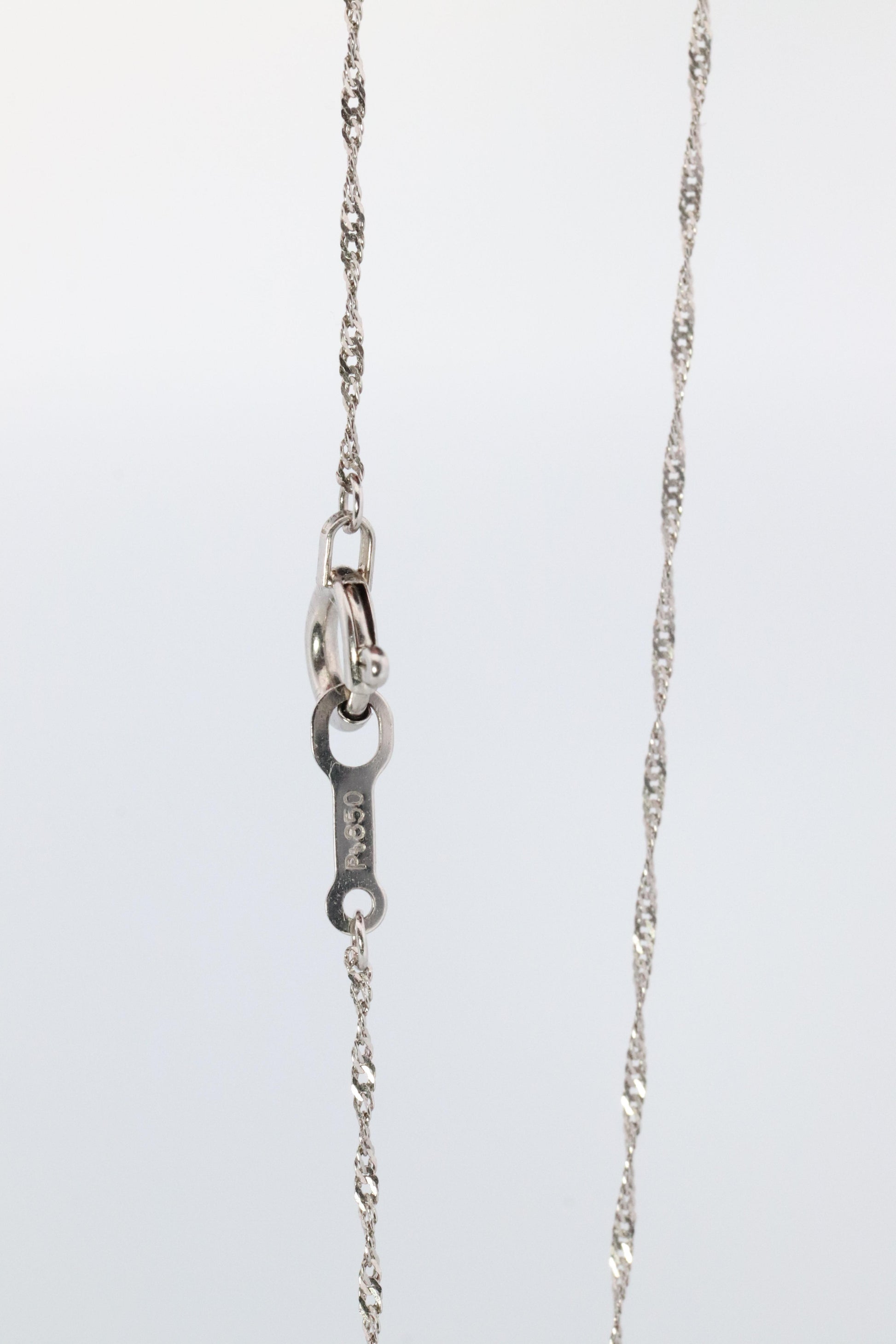 Large Diamond solitaire pendant. Platinum Pt999 Round diamond 0.9CT Necklace