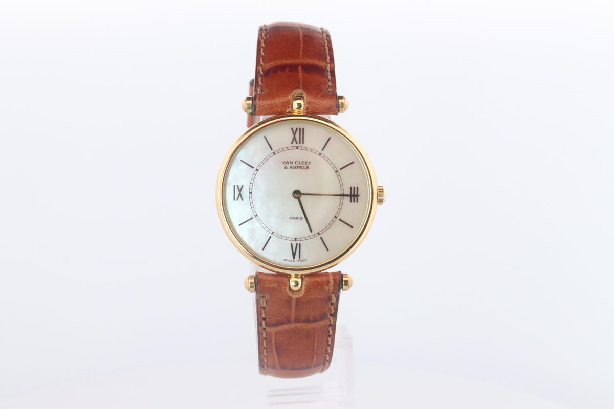 Van Cleef and Arpels 18101 MOP Dial watch. VCA Classique 18k Round 30mm Watch