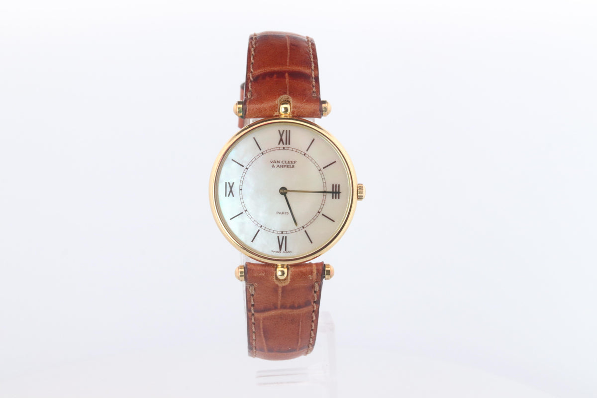 Van Cleef and Arpels 18101 MOP Dial watch. VCA Classique 18k Round 30mm Watch