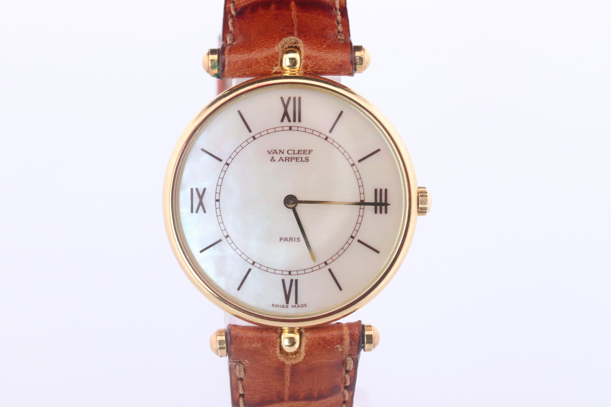 Van Cleef and Arpels 18101 MOP Dial watch. VCA Classique 18k Round 30mm Watch