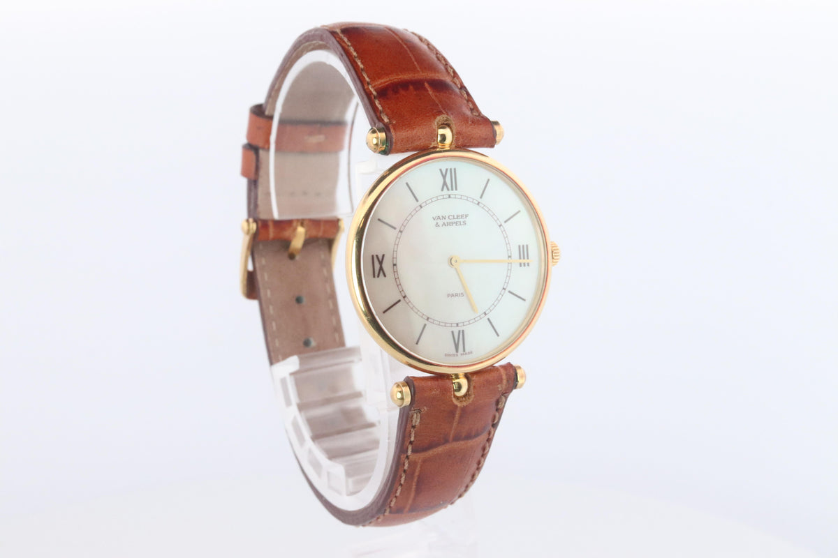 Van Cleef and Arpels 18101 MOP Dial watch. VCA Classique 18k Round 30mm Watch