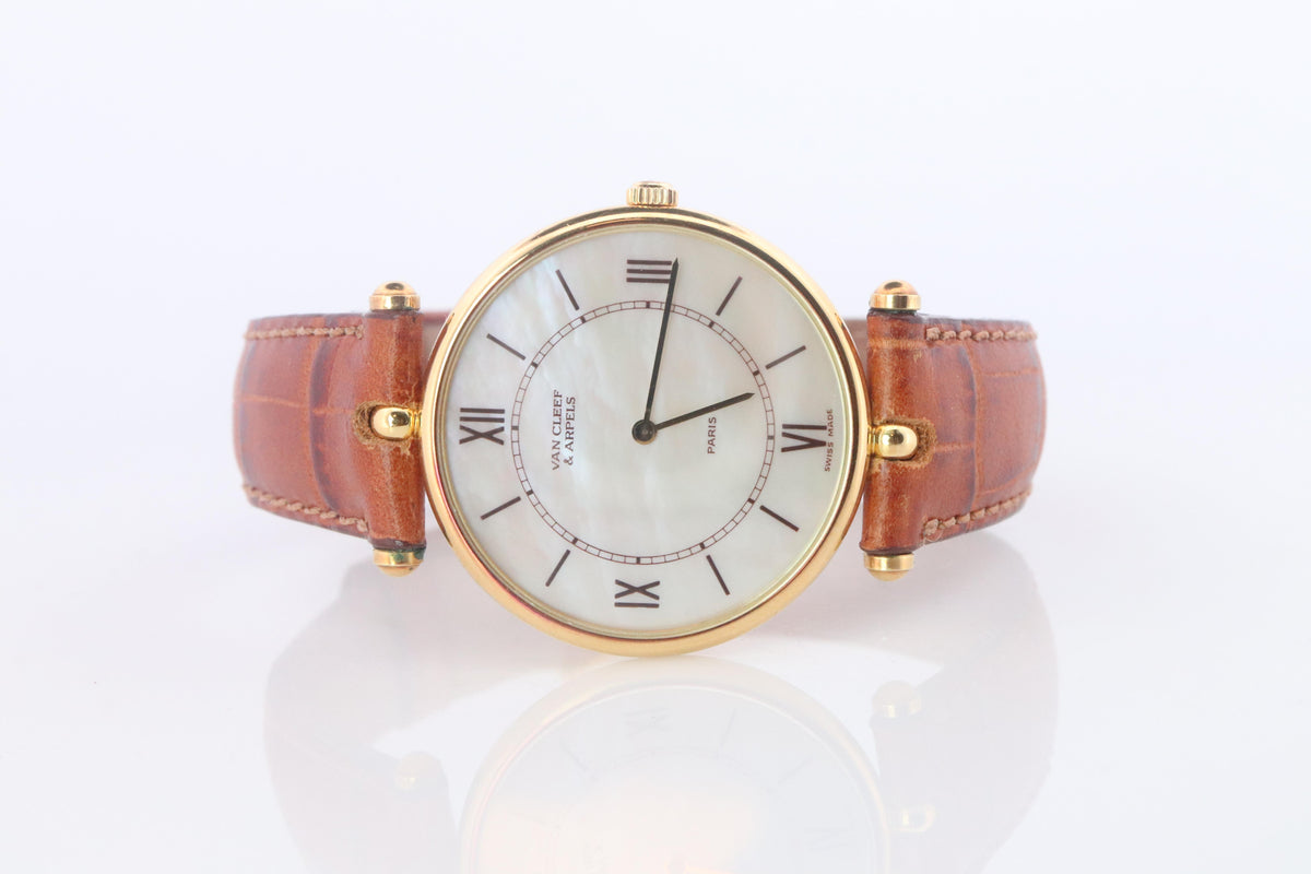 Van Cleef and Arpels 18101 MOP Dial watch. VCA Classique 18k Round 30mm Watch