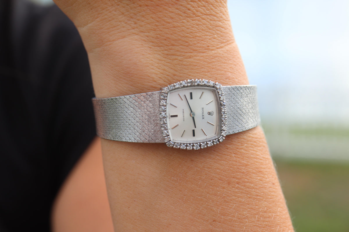 Genuine Rolex Watch. Diamond Bezel 1972 Ladies Manual ROLEX 2611 Precision
