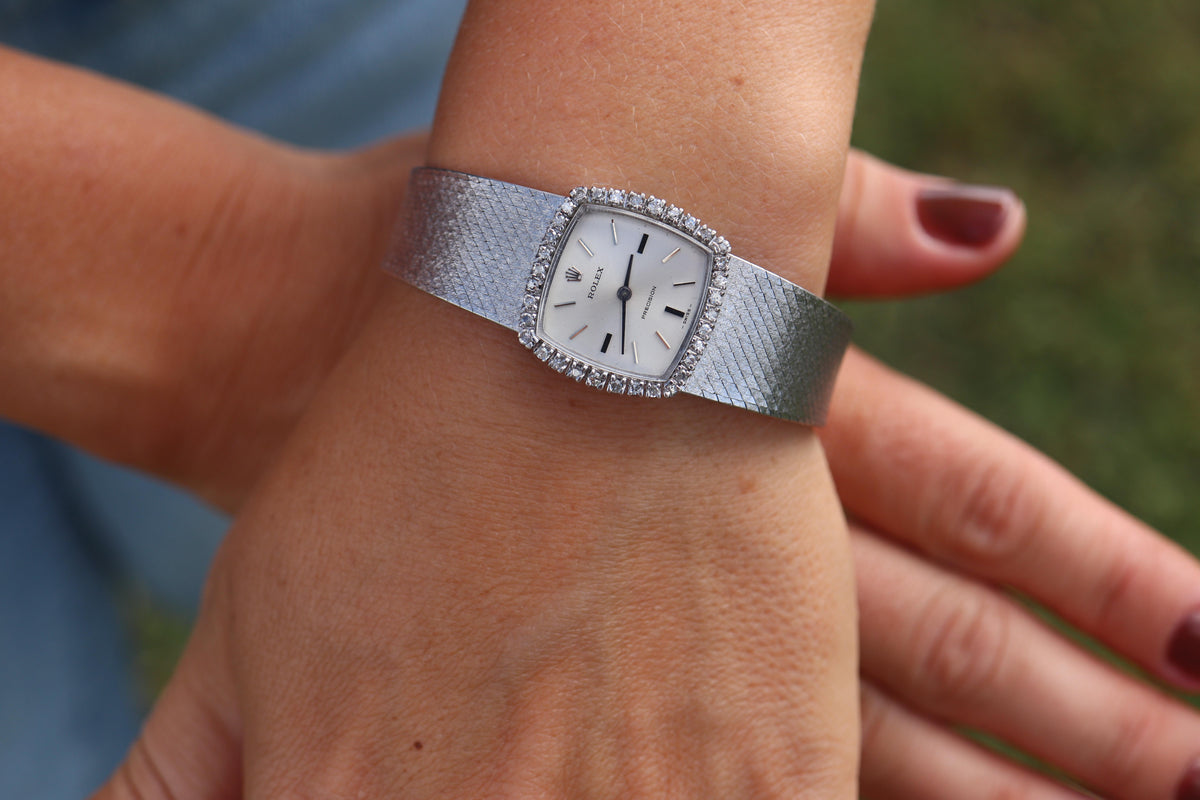 Genuine Rolex Watch. Diamond Bezel 1972 Ladies Manual ROLEX 2611 Precision