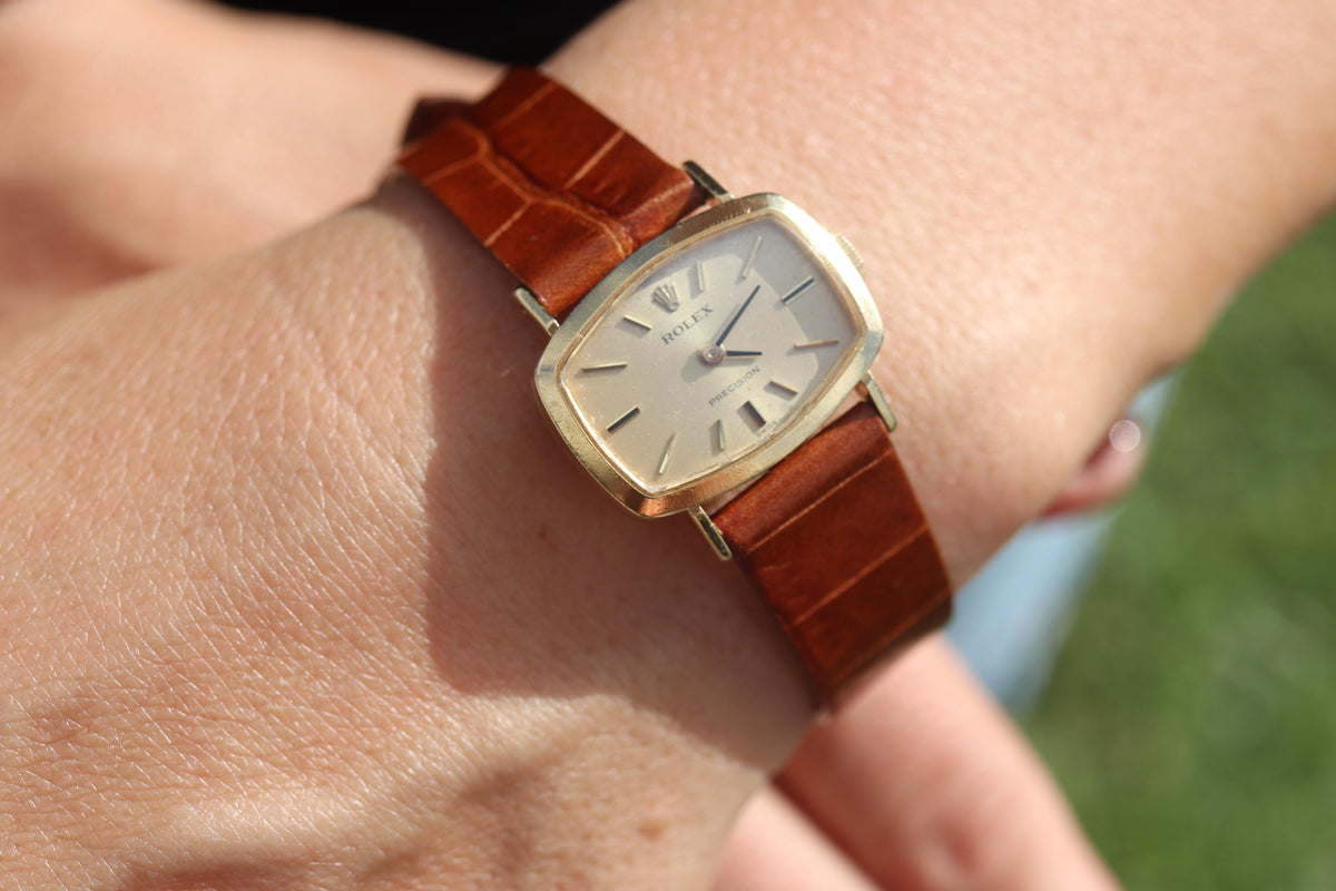 Genuine Rolex Watch. 18k YG Ladies Rolex 2467 Mechanical Windup Watch.