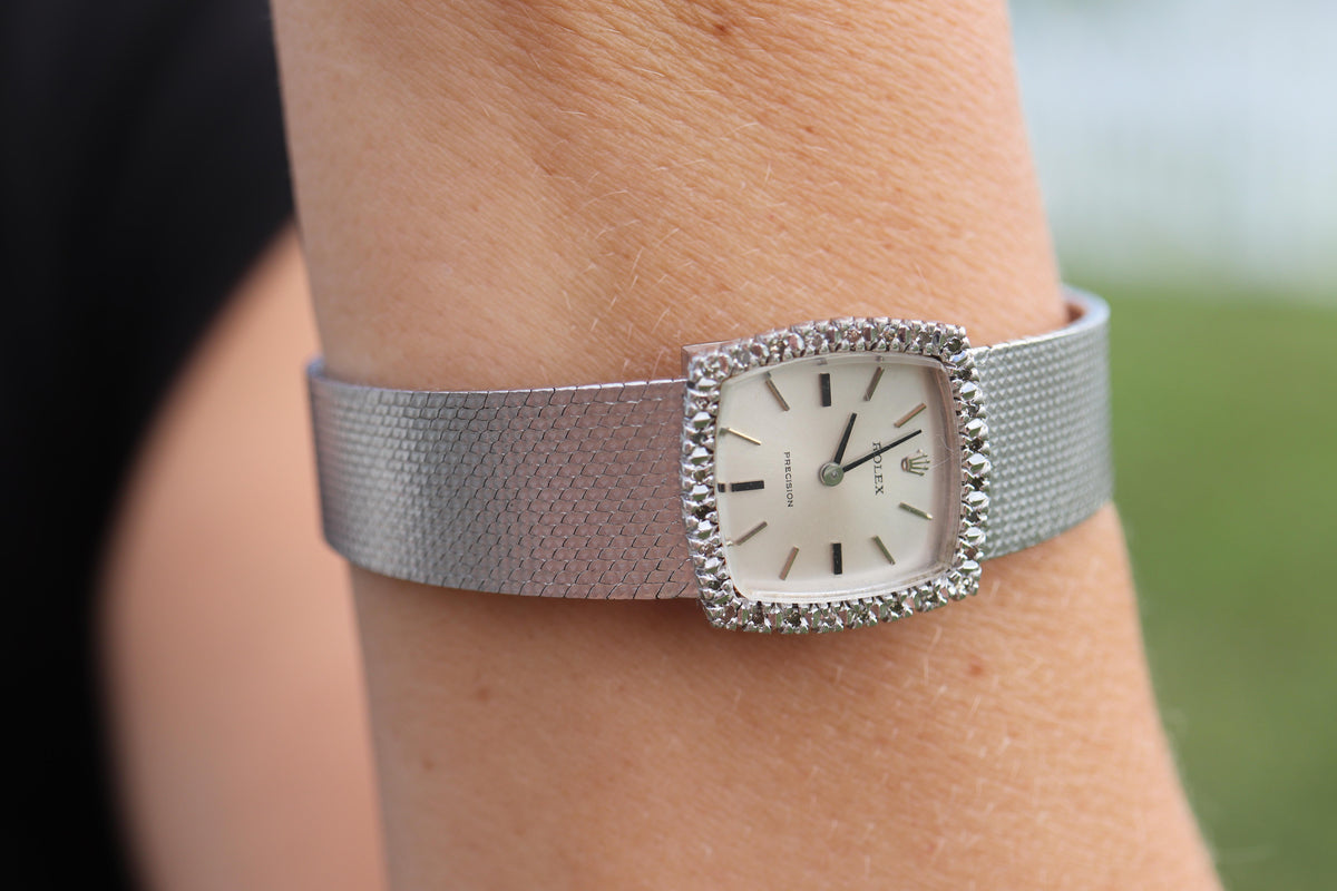 Genuine Rolex Watch. Diamond Bezel 1975 Ladies Manual ROLEX 2611 Precision