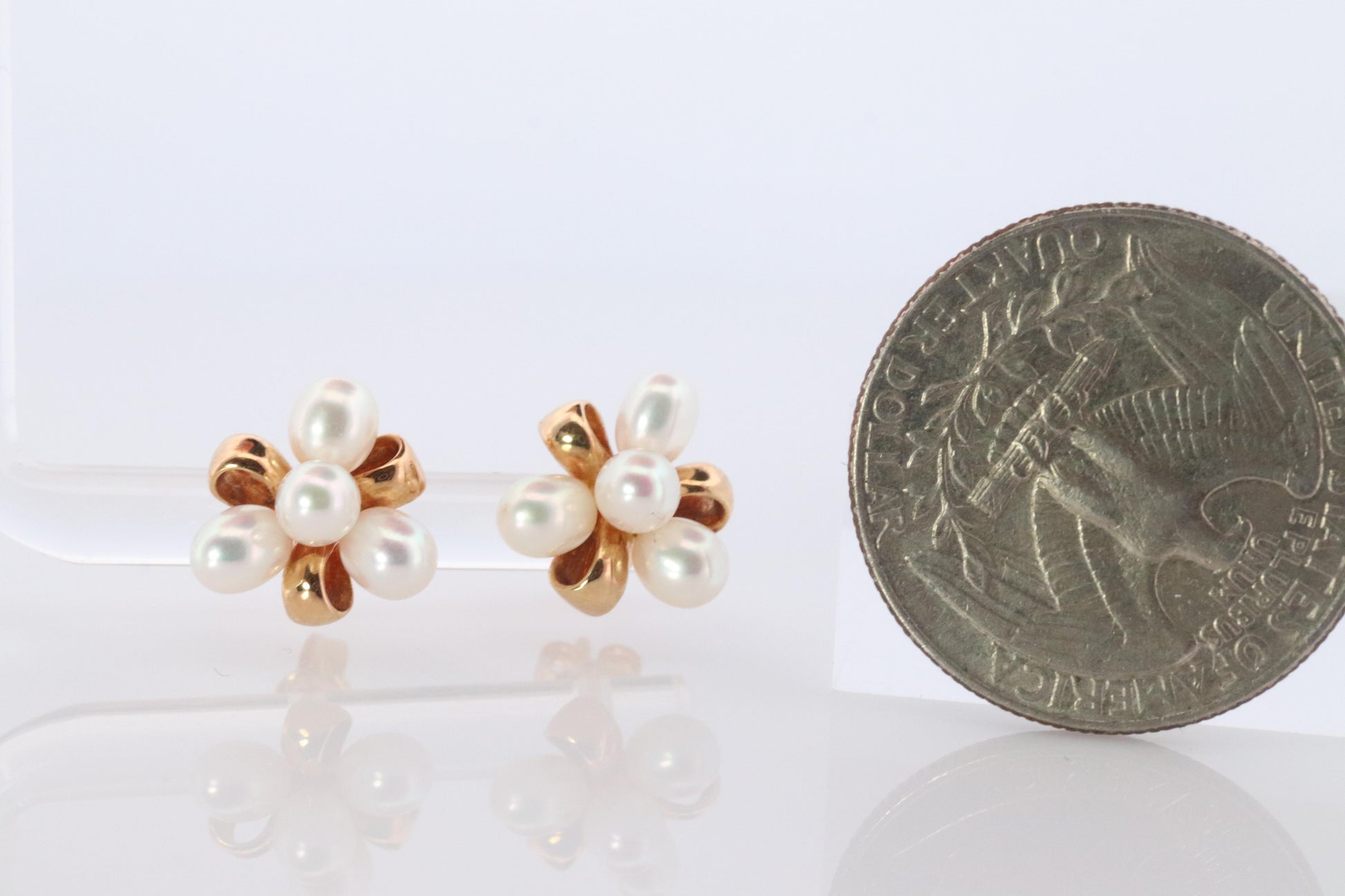 Mikimoto Earrings. 18k Yellow Gold Mikimoto Pearl Cluster Stud Pierced Earrings.