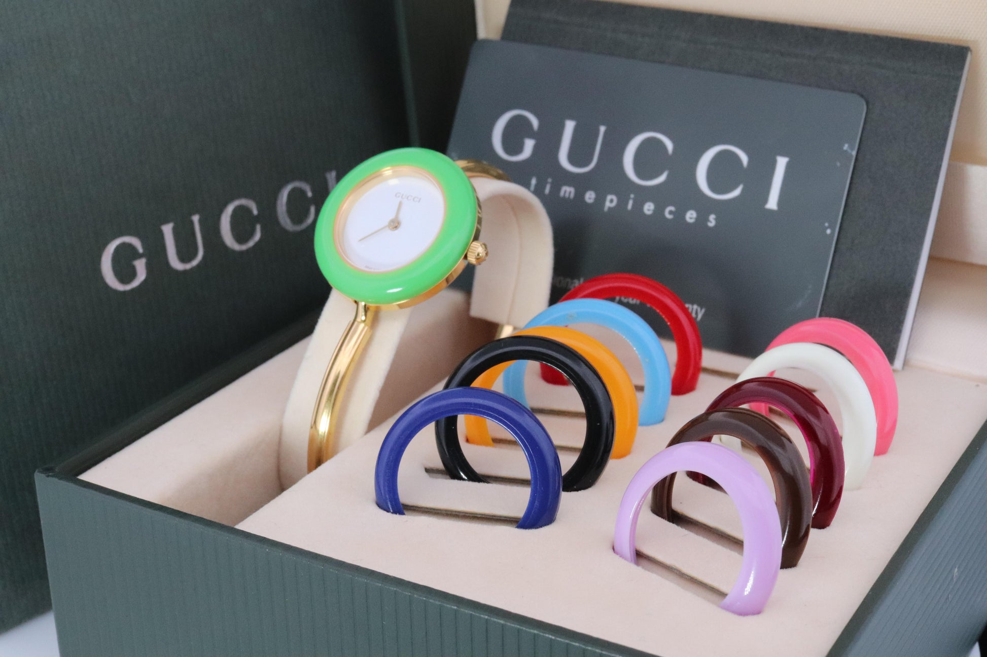 Vintage GUCCI Quartz 11/12.2  Watch. Gucci Ladies Bangle Interchange Bezel watch