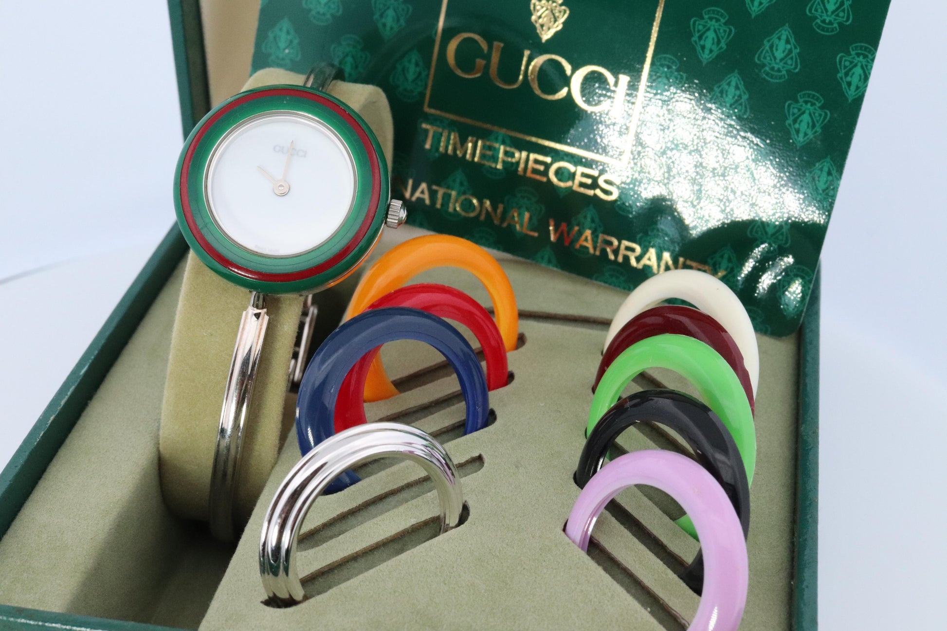 Vintage GUCCI Quartz 11/12.2 Watch Bezels Gucci Ladies Silver Bangle wristwatch