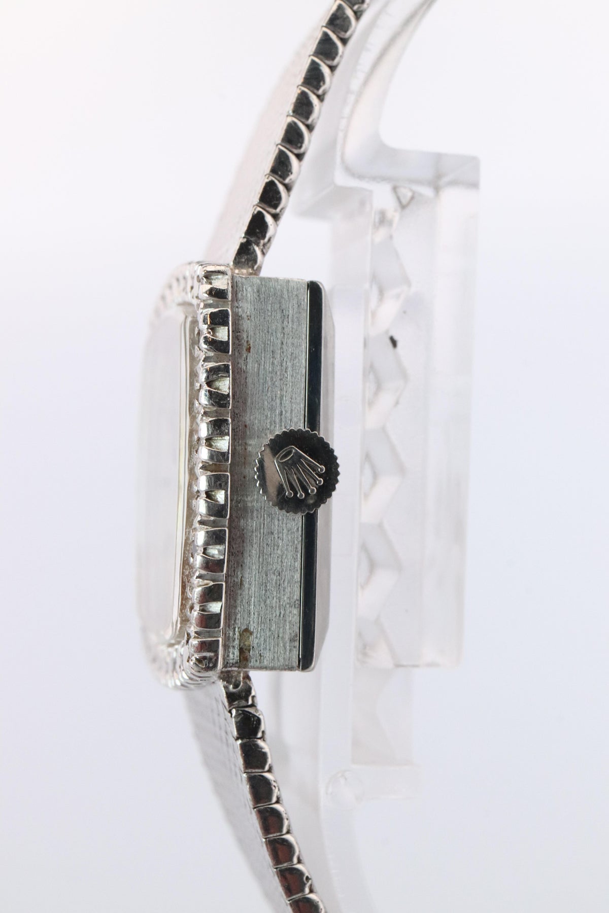 Genuine Rolex Watch. Diamond Bezel 1975 Ladies Manual ROLEX 2611 Precision