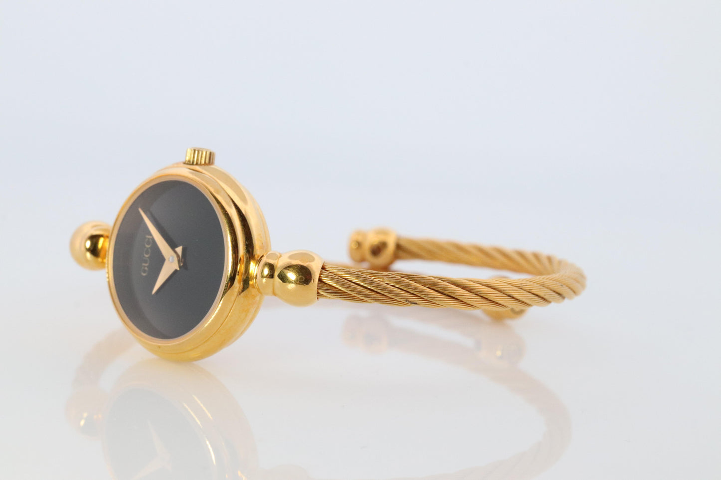 Vintage GUCCI Quartz 2700.2.L  Watch. Gucci Ladies Bangle Gold Tone Wristwatch