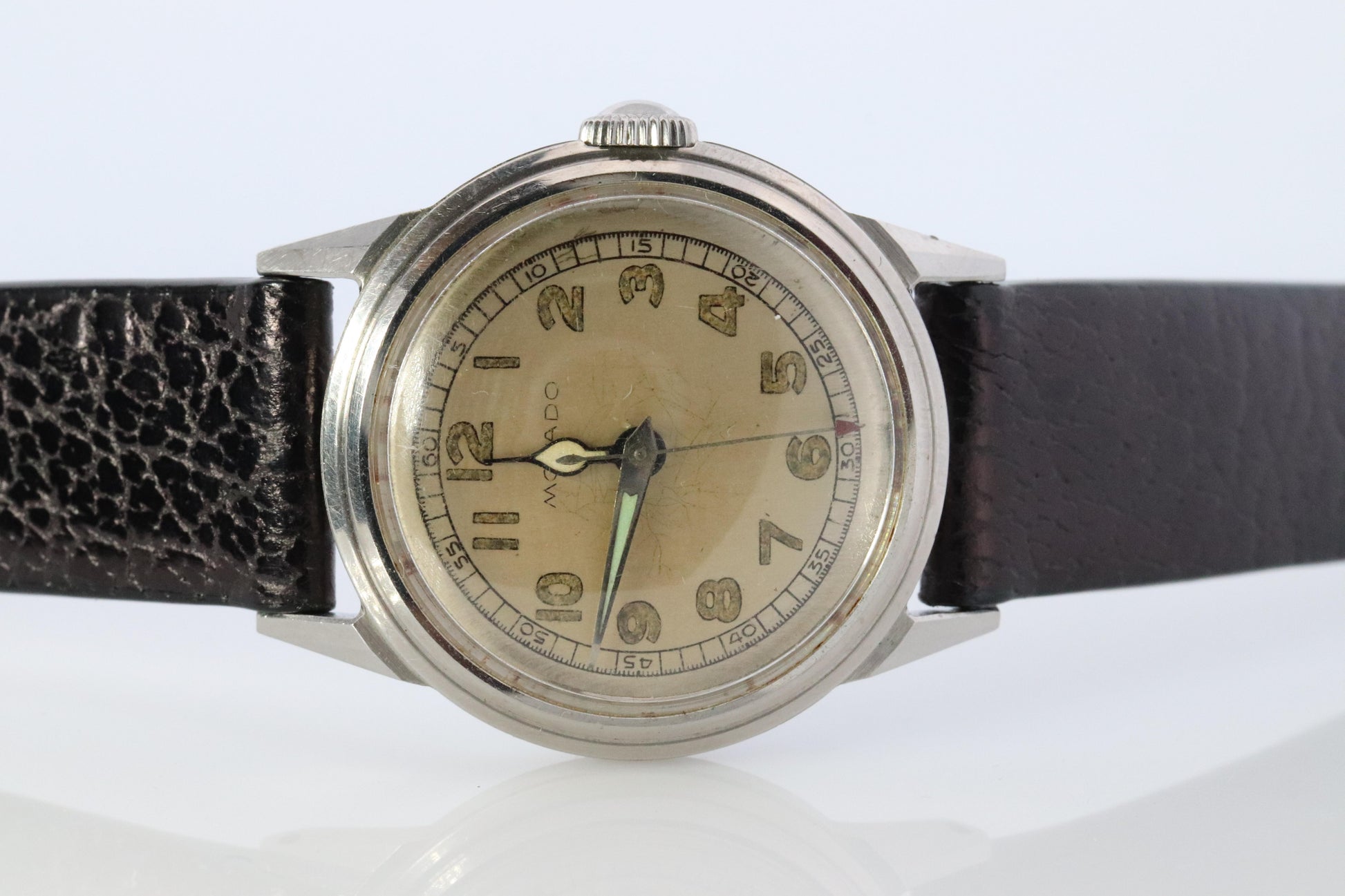 Vintage 1950s Movado Watch. 18610 Movado Mechanical Windup Movement