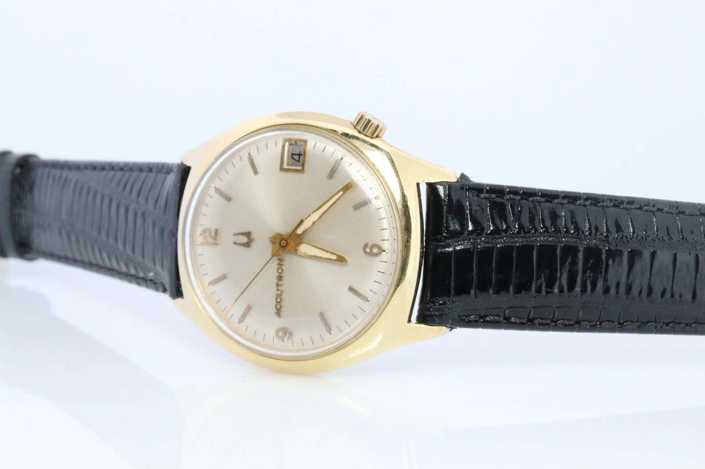 Vintage BULOVA Accutron M6 watch. 14k Yellow Gold Bulova Accutron Electric.