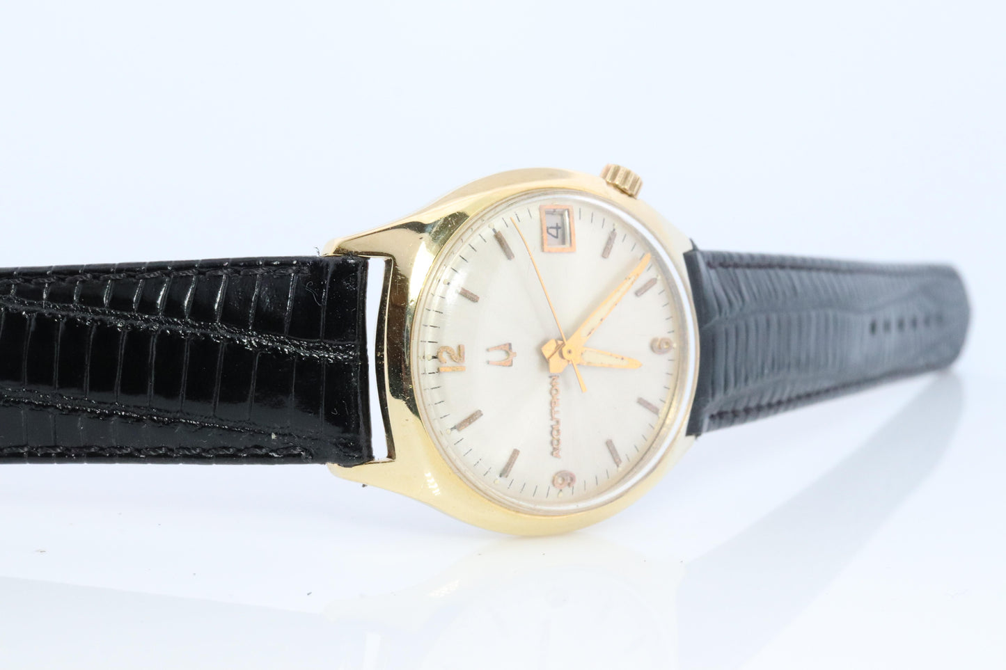 Vintage BULOVA Accutron M6 watch. 14k Yellow Gold Bulova Accutron Electric.