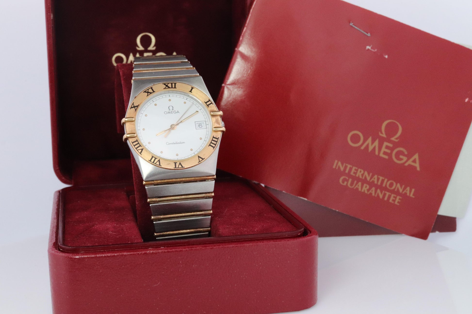 Omega Watch.  Omega Constellation Quartz 1448 Date Wristwatch.