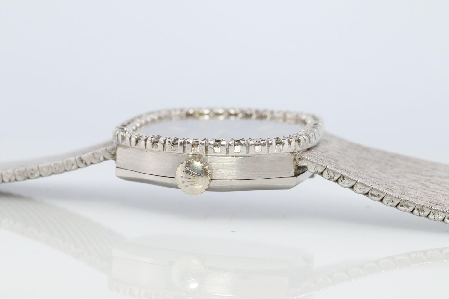 Genuine 18k Rolex Watch. ROLEX Cellini 3801 Diamond Bezel Mechanical Windup.