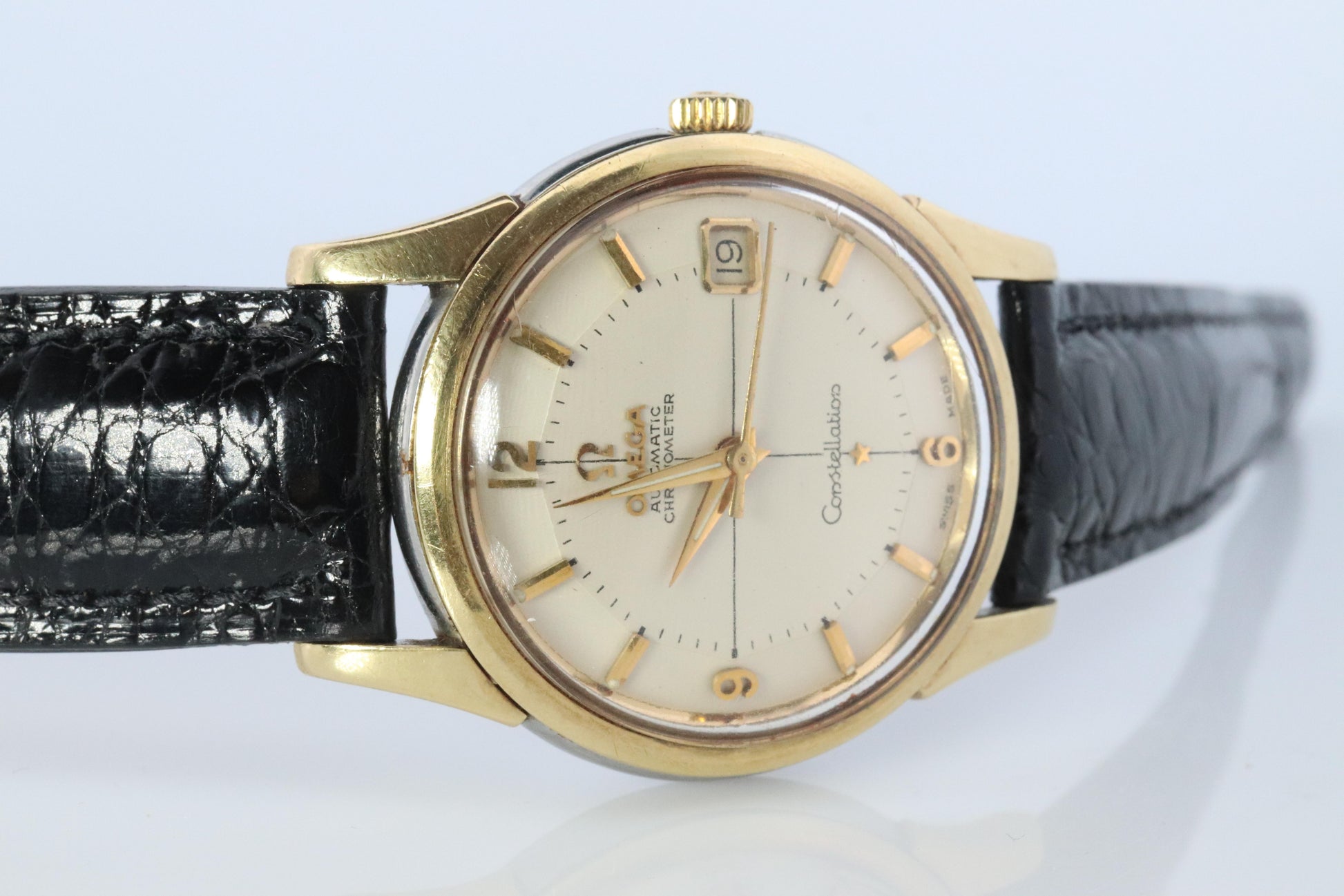 OMEGA Constellation Pie Pan Automatic Mens Watch. Ref 14393 SS and Yellow Gold.