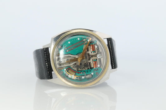 Vintage BULOVA Accutron watch. Spaceview Bulova 14k Bezel Electric Transparent