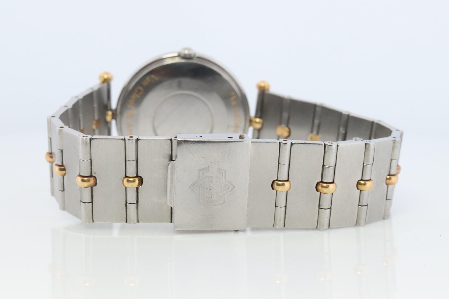 Van Cleef and Arpels 416 604 B4 watch. La Collection 18k SS Round 32mm Watch