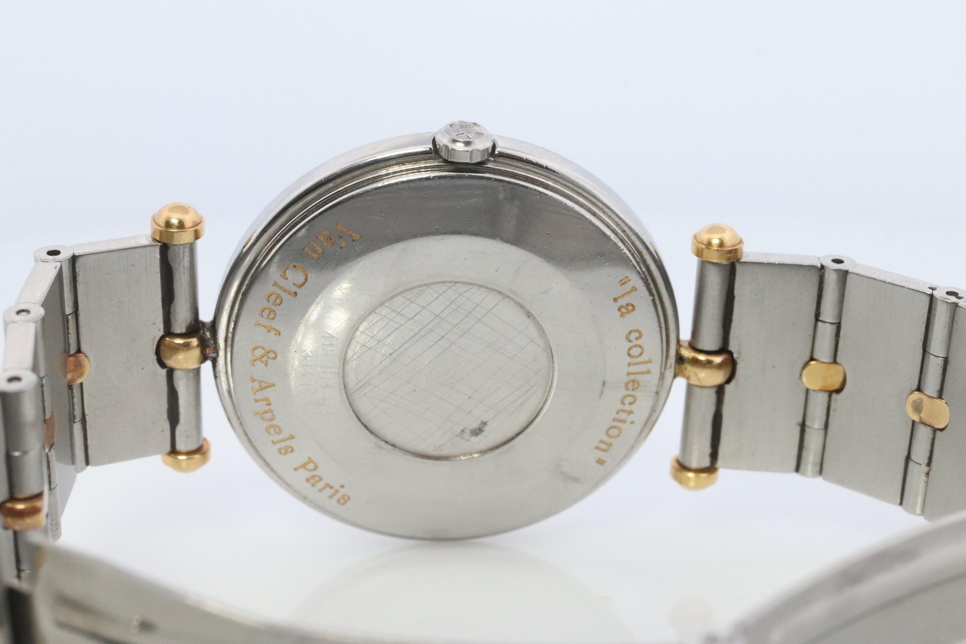 Van Cleef and Arpels 416 604 B4 watch. La Collection 18k SS Round 32mm Watch
