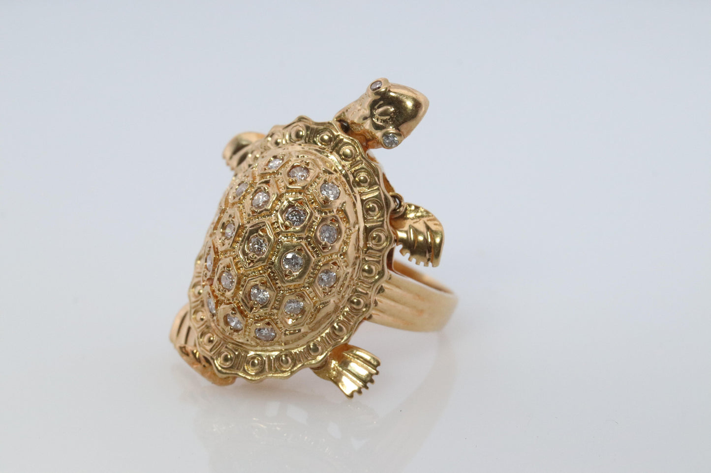 18k TURTLE ring. DIAMOND encrusted Turtle 3D Animated Seaturtle ring.