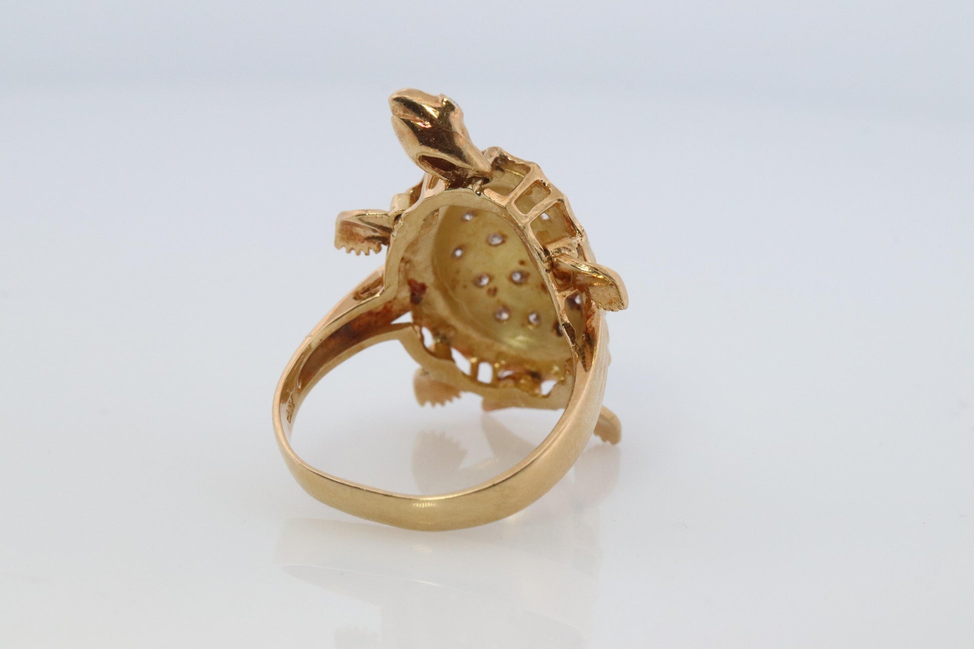 18k TURTLE ring. DIAMOND encrusted Turtle 3D Animated Seaturtle ring.