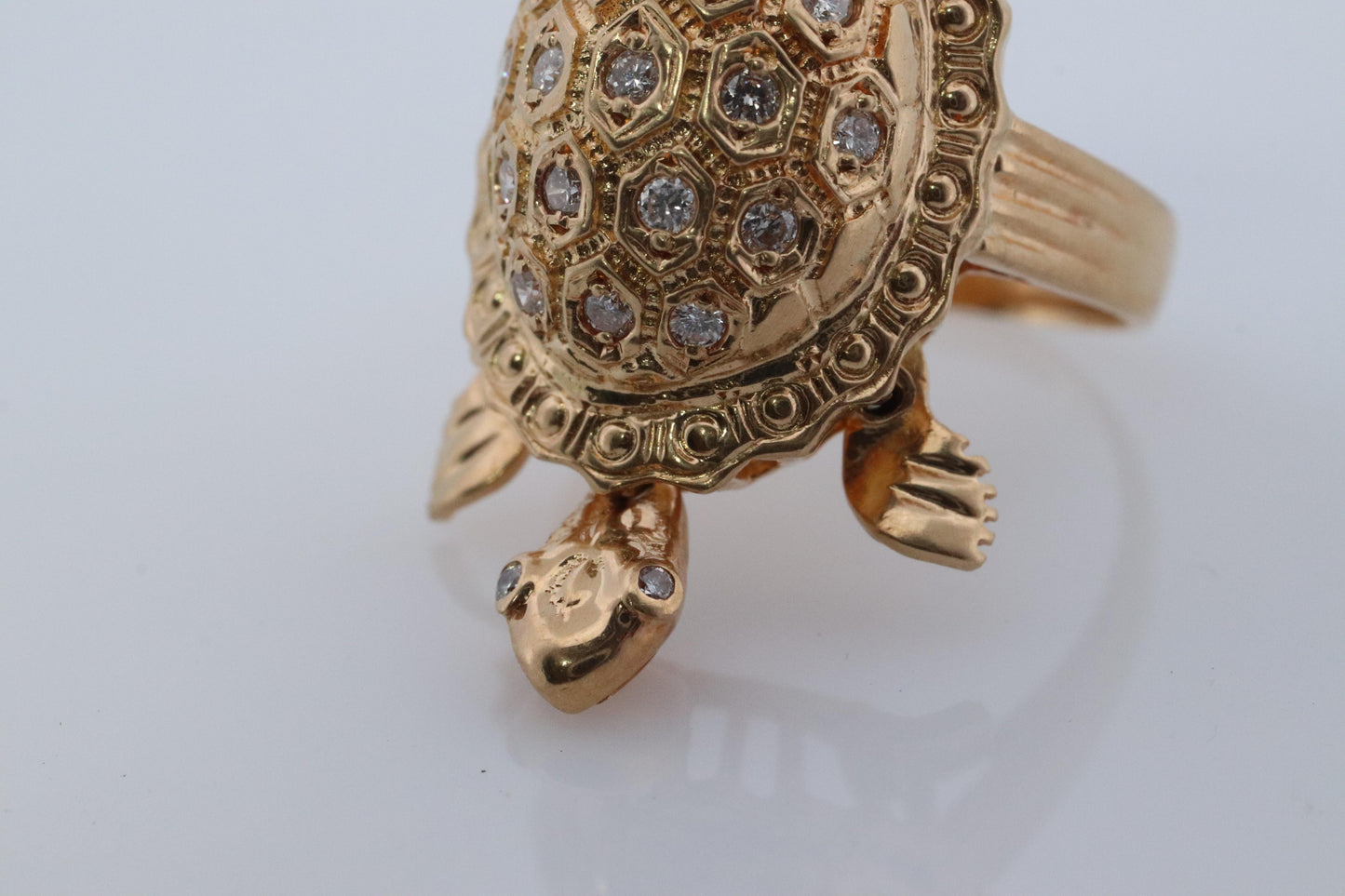 18k TURTLE ring. DIAMOND encrusted Turtle 3D Animated Seaturtle ring.
