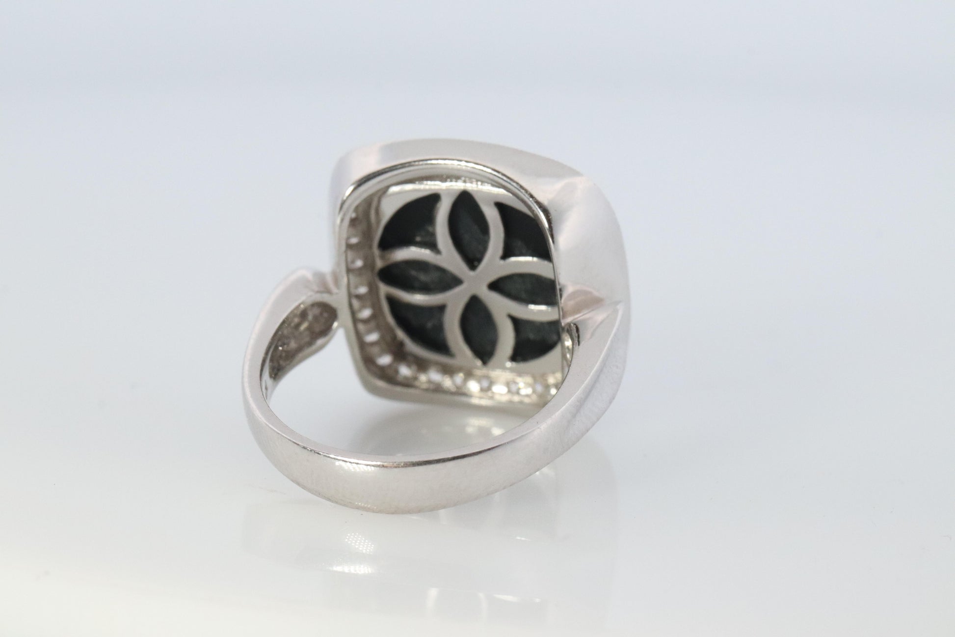 18k Gold ONYX Diamond Halo ring. Checkered French Cut Onyx Dome Halo Ring