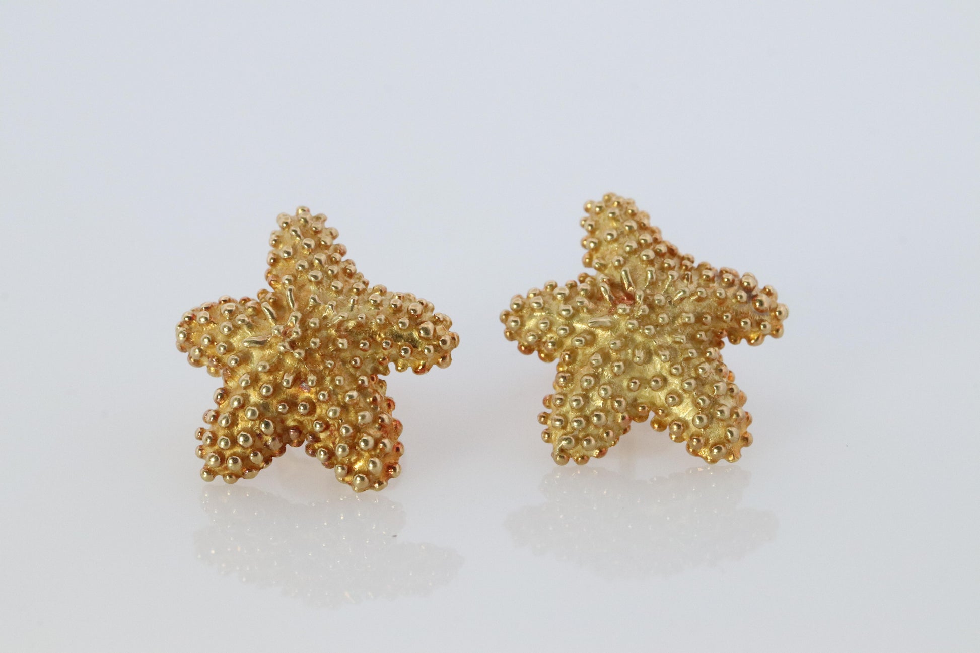 Tiffany & Co 18k Gold Star Earrings. Starfish Spiky Tiffany Stud Earrings