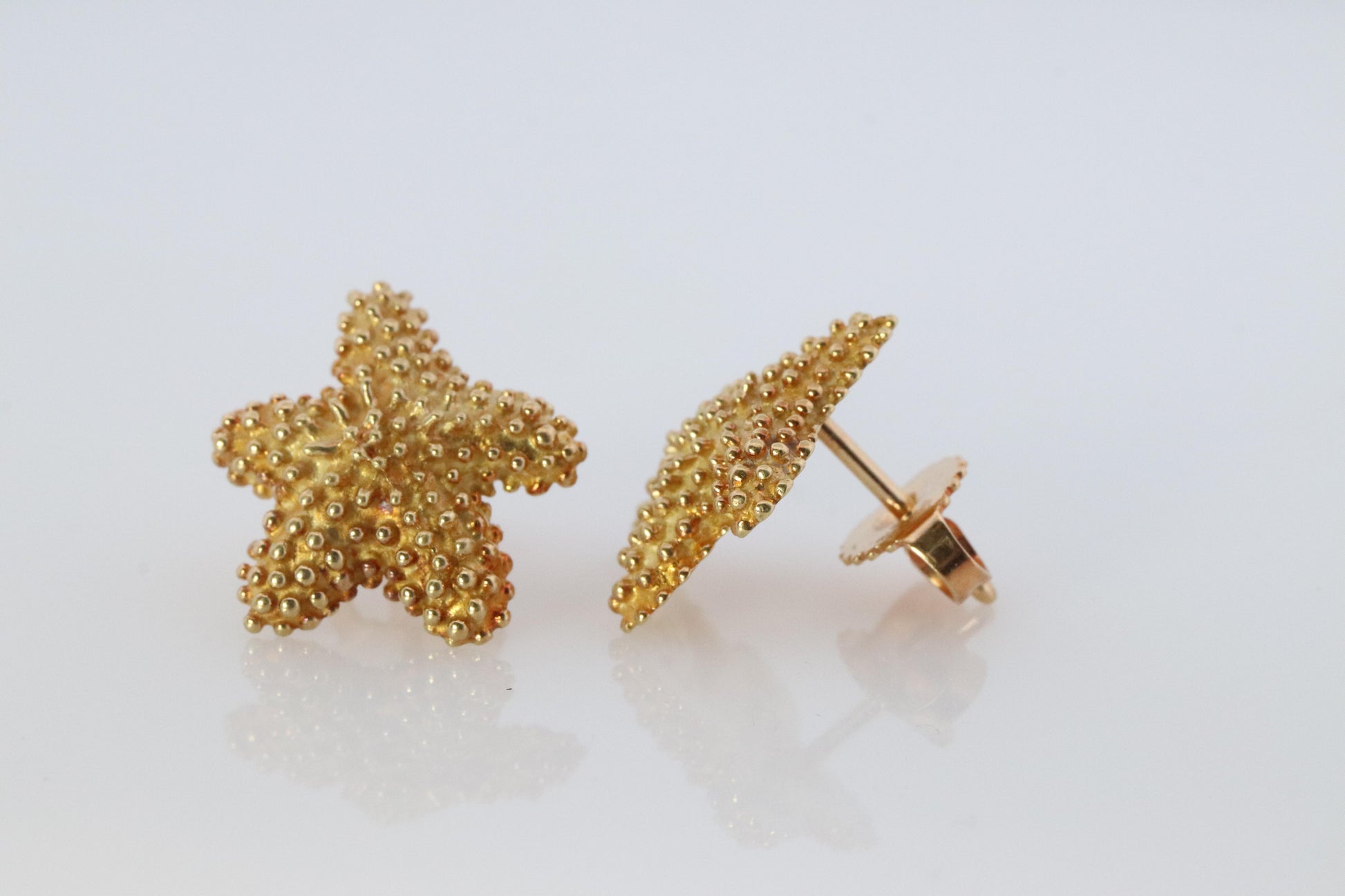 Tiffany & Co 18k Gold Star Earrings. Starfish Spiky Tiffany Stud Earrings