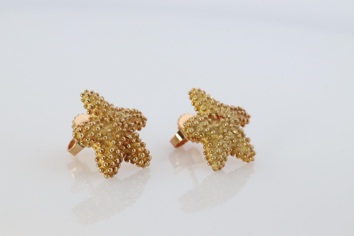 Tiffany & Co 18k Gold Star Earrings. Starfish Spiky Tiffany Stud Earrings