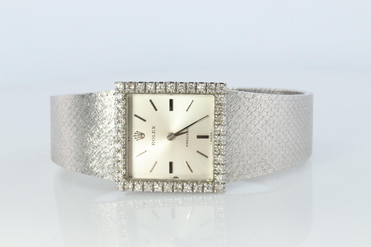 Genuine Rolex Watch. Diamond Bezel 1971 Ladies Manual ROLEX 2611 Precision