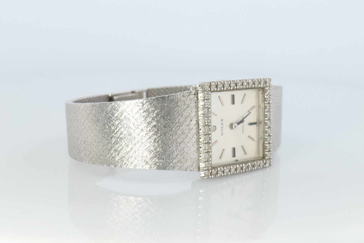 Genuine Rolex Watch. Diamond Bezel 1971 Ladies Manual ROLEX 2611 Precision